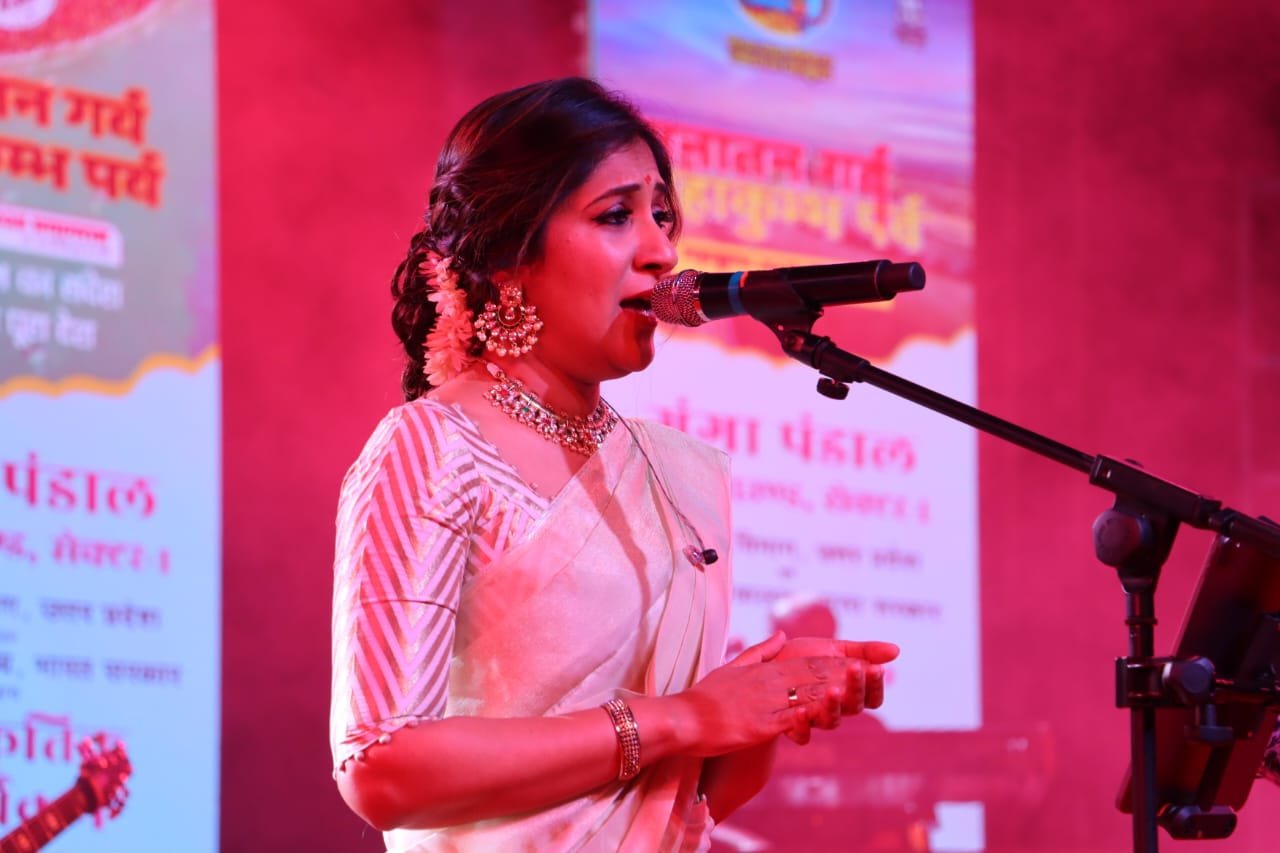 स्वेता मोहन के भजनों से पण्डाल में बढ़ी रौनक, पद्मश्री चित्रा विश्वेश्वरन् ने भरतनाट्यम नृत्य में किया शिव का अभिनंदन
