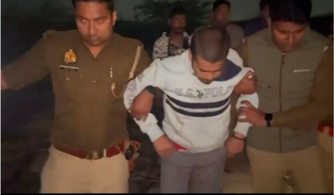 राइड बुक कर बाइक को लूटने वाले गिरोह के सदस्यों से पुलिस की मुठभेड़,एक घायल ,तीन गिरफ्तार