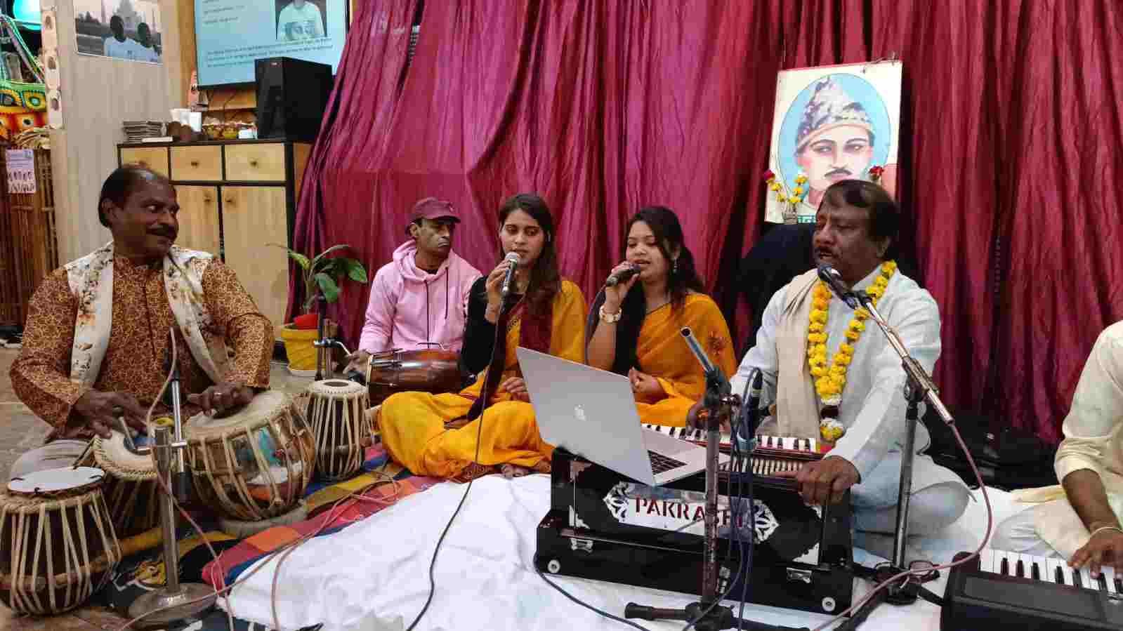 नजीर की नज्मों और गजलों के साथ शहरवासियों ने मनाया ‘जश्न ए वसंत’