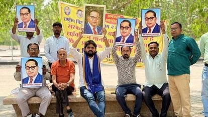लखनऊ में 69 हजार शिक्षक भर्ती के अभ्यर्थियों ने मनाई बाबा साहेब आंबेडकर की जयंती,चित्र पर पुष्प अर्पित कर किया नमन